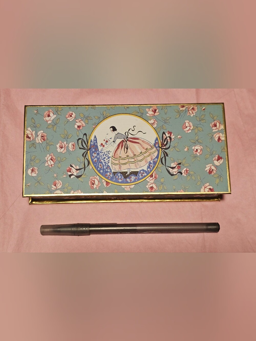 Small Storage Box from the famous Mary Chocolate Company in Brussels, Belgium. - Picture 4 of 6